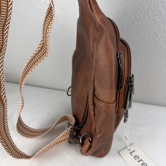 NWT Women’s Stylish Brown Vegan Leather Crossbody Bag - Picture 5 of 11